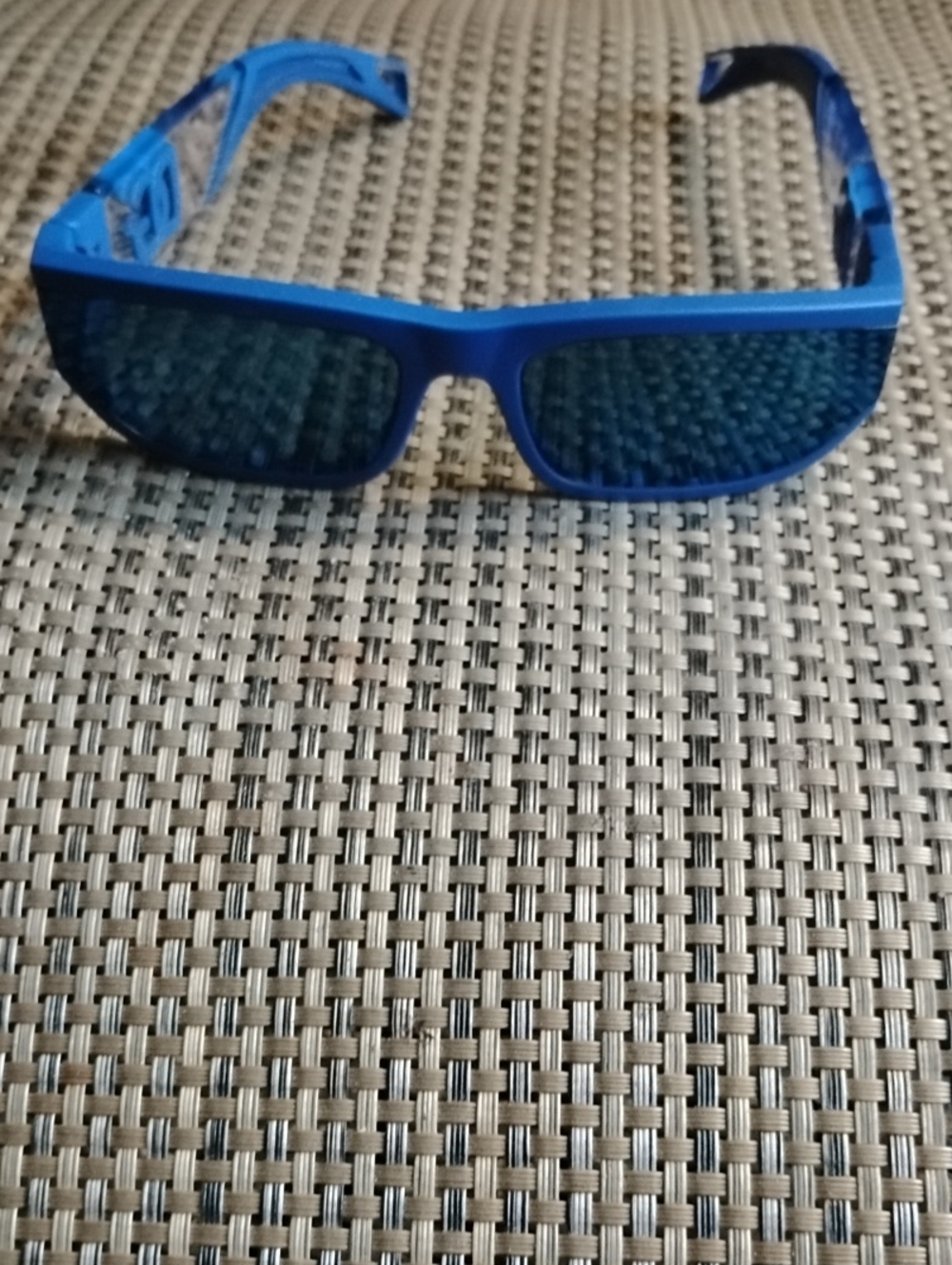 Sunglasses - Stylish UV Protection